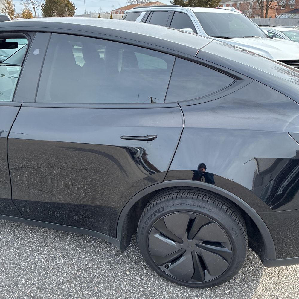 2026 Tesla Model Y Long Range - Image 9