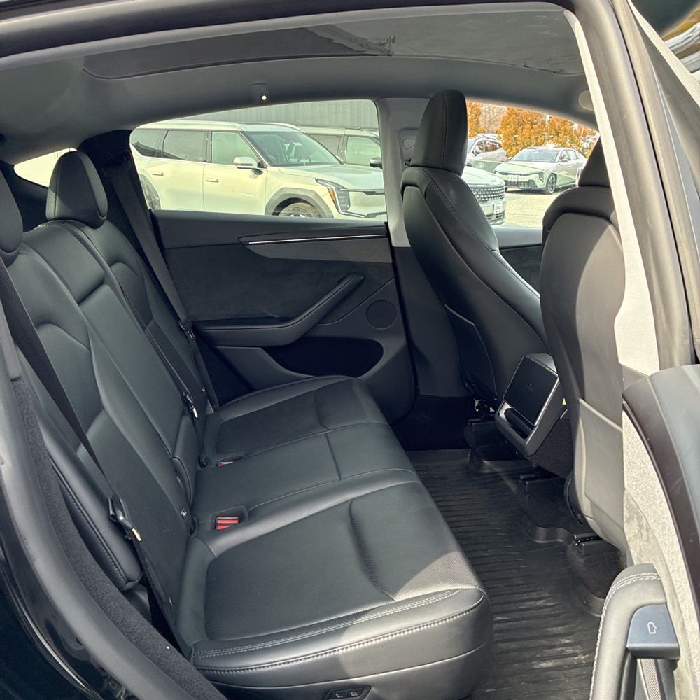 2026 Tesla Model Y Long Range - Image 14