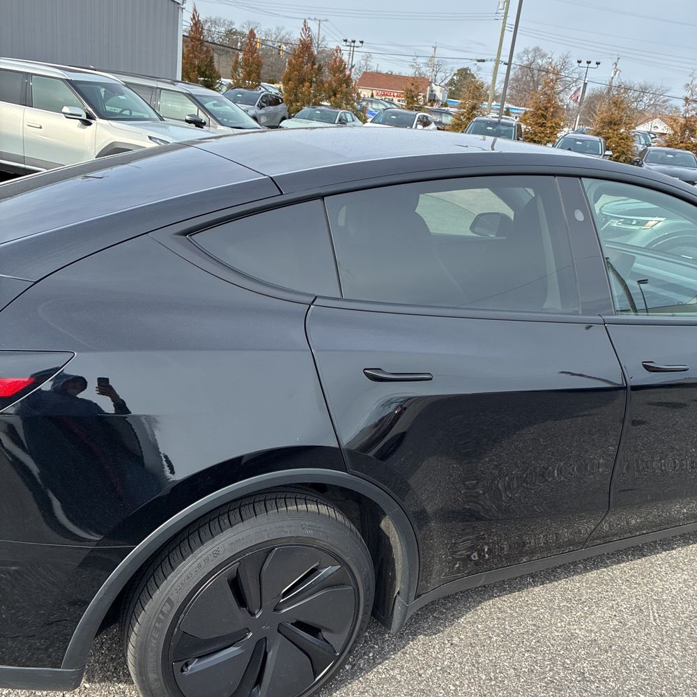 2026 Tesla Model Y Long Range - Image 16