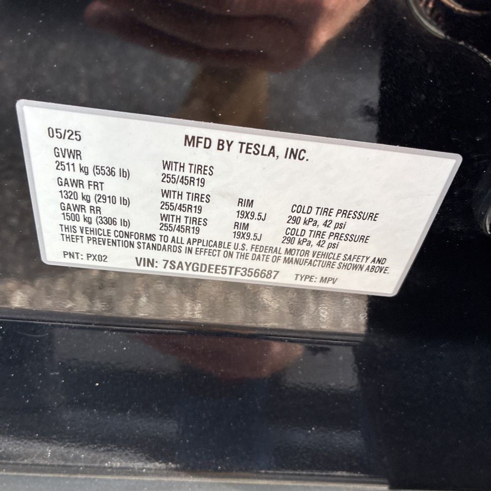 2026 Tesla Model Y Long Range - Image 15