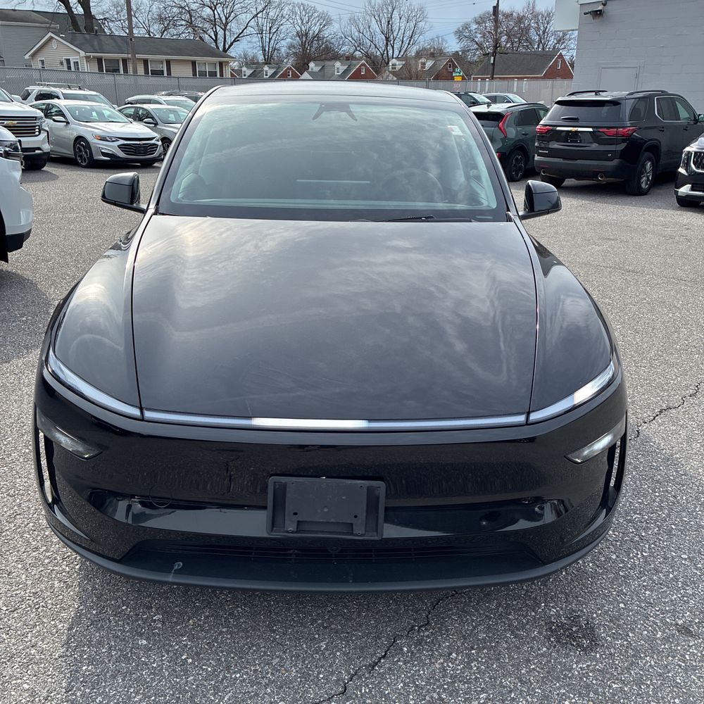 2026 Tesla Model Y Long Range - Image 18
