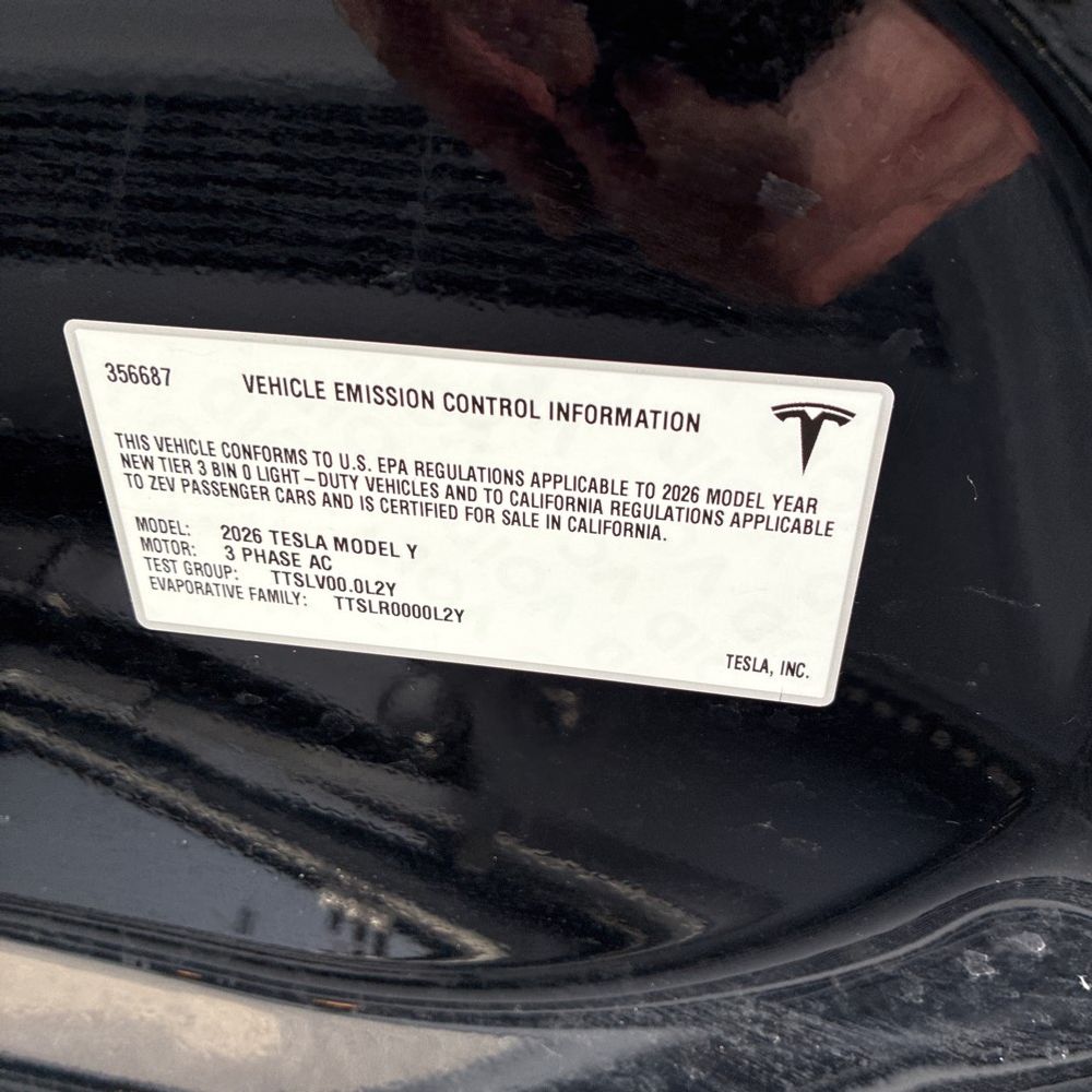 2026 Tesla Model Y Long Range - Image 22