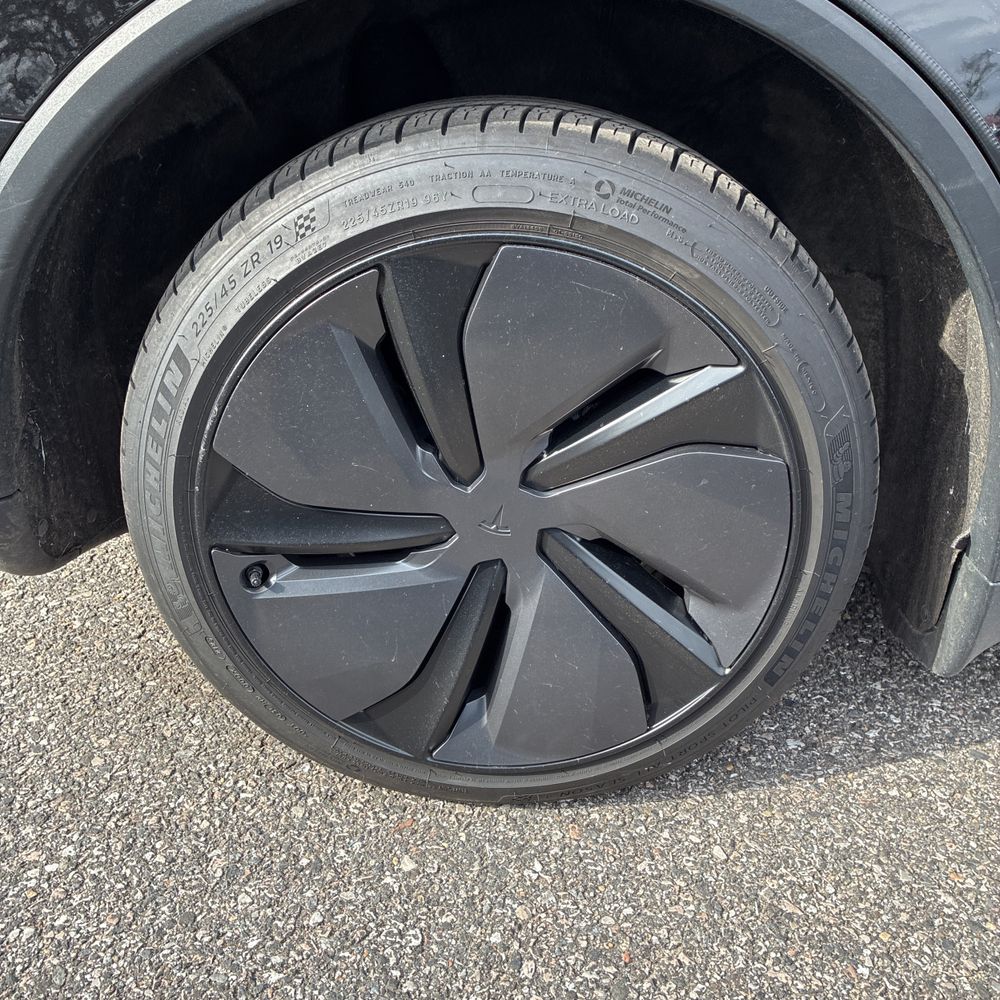 2026 Tesla Model Y Long Range - Image 24
