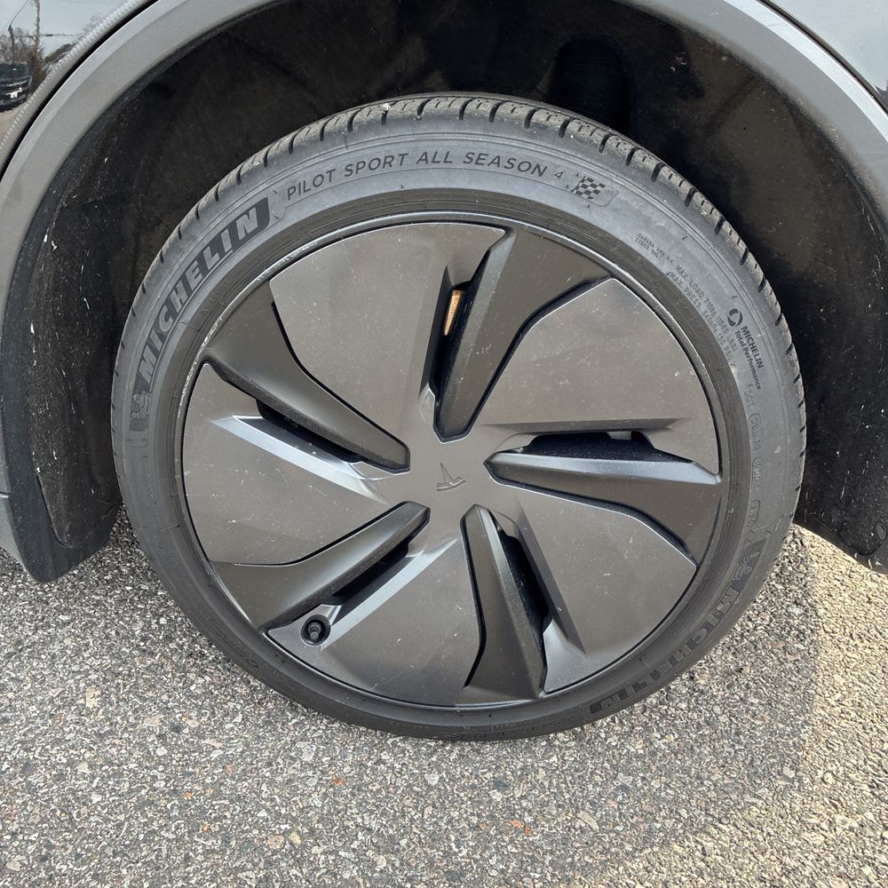 2026 Tesla Model Y Long Range - Image 37