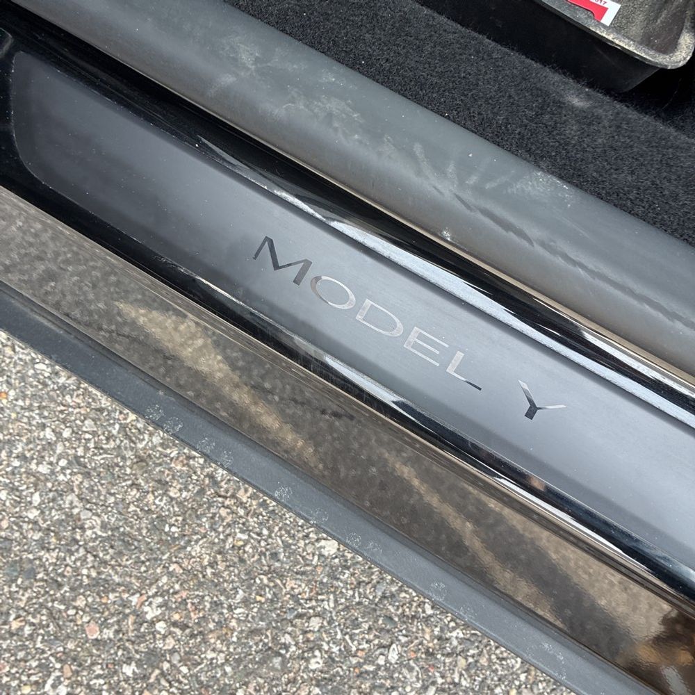 2026 Tesla Model Y Long Range - Image 43