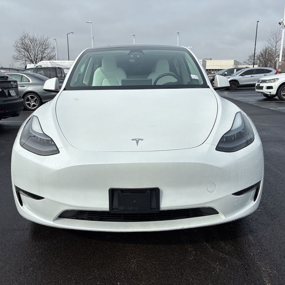 2023 Tesla Model Y Long Range - Image 10