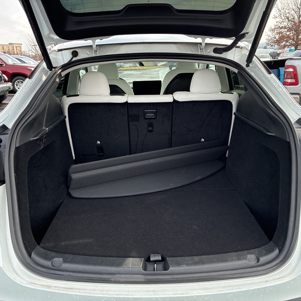 2023 Tesla Model Y Long Range - Image 15