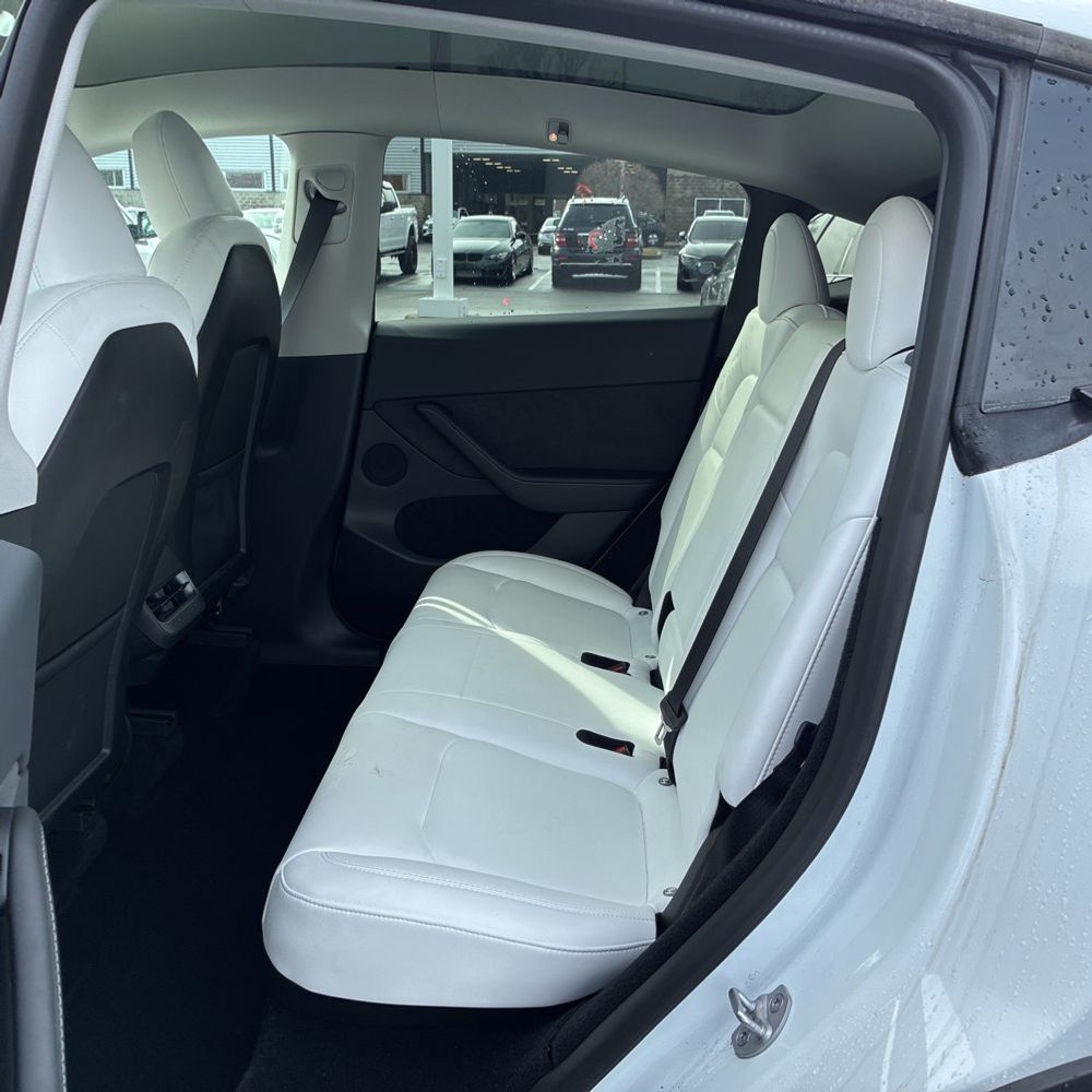 2023 Tesla Model Y Long Range - Image 19