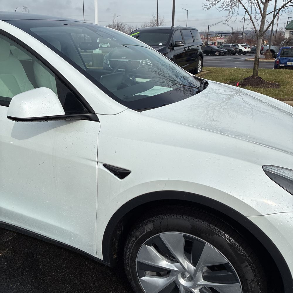 2023 Tesla Model Y Long Range - Image 22