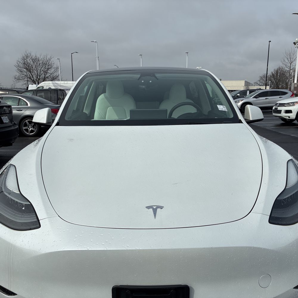 2023 Tesla Model Y Long Range - Image 23