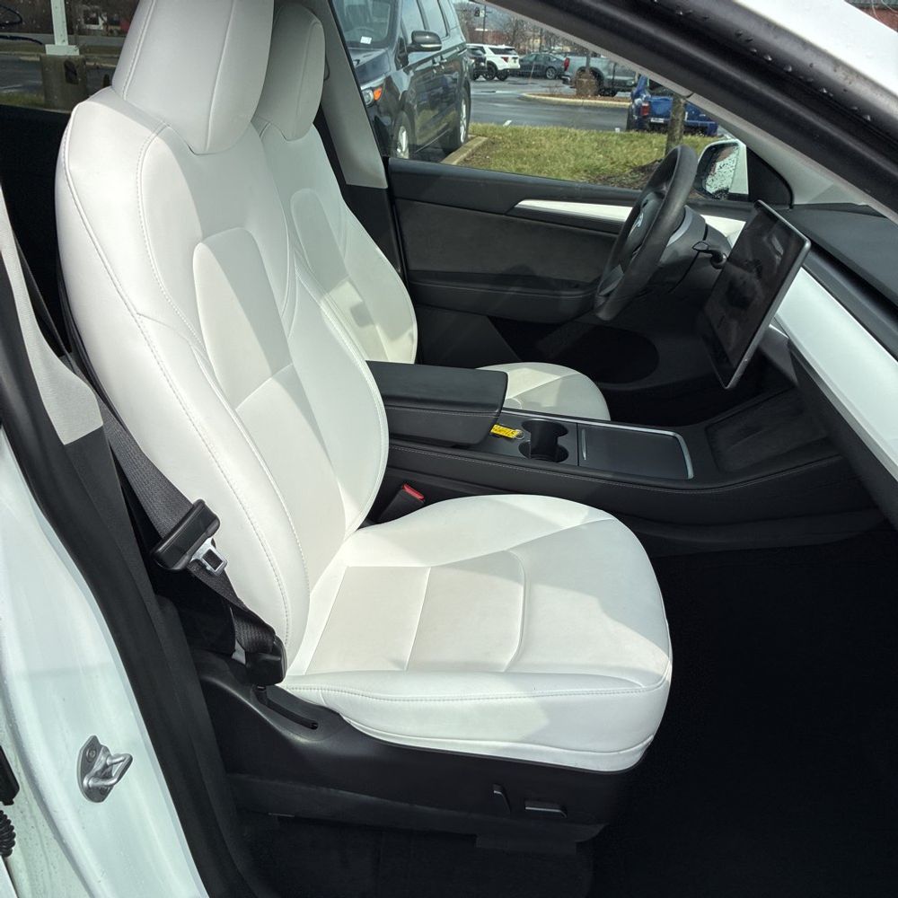 2023 Tesla Model Y Long Range - Image 25