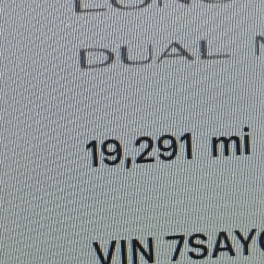 2023 Tesla Model Y Long Range - Image 30