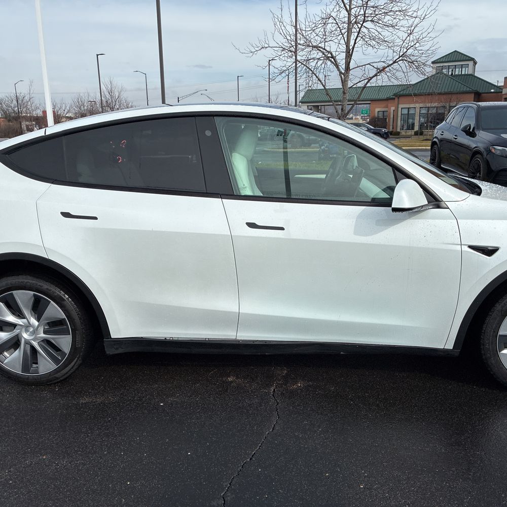 2023 Tesla Model Y Long Range - Image 42