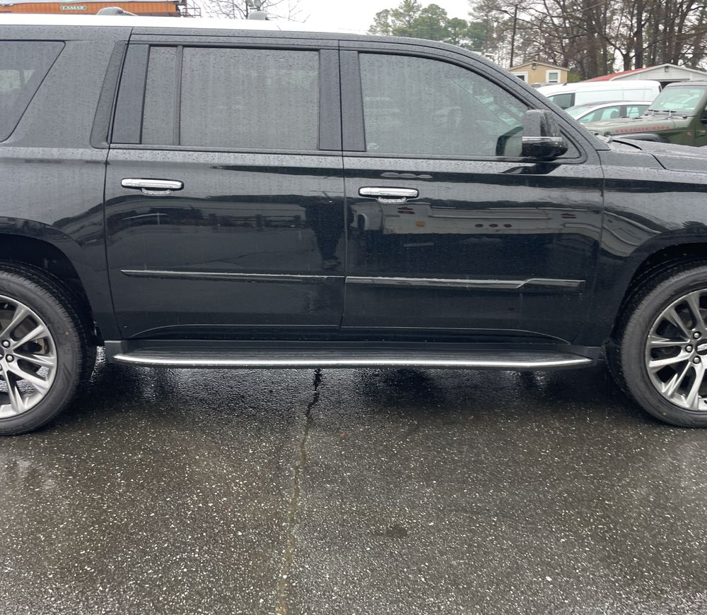 2020 Cadillac Escalade ESV - Image 2