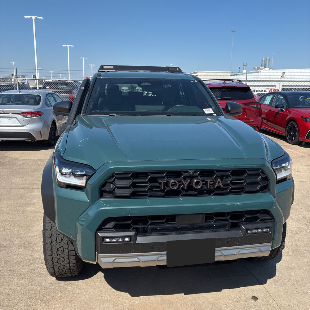 2025 Toyota 4Runner - Image 9