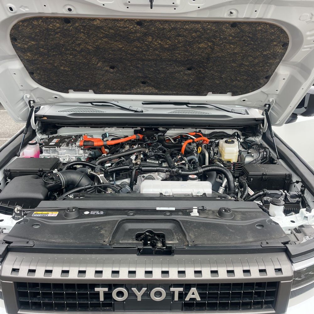2025 Toyota Land Cruiser - Image 31