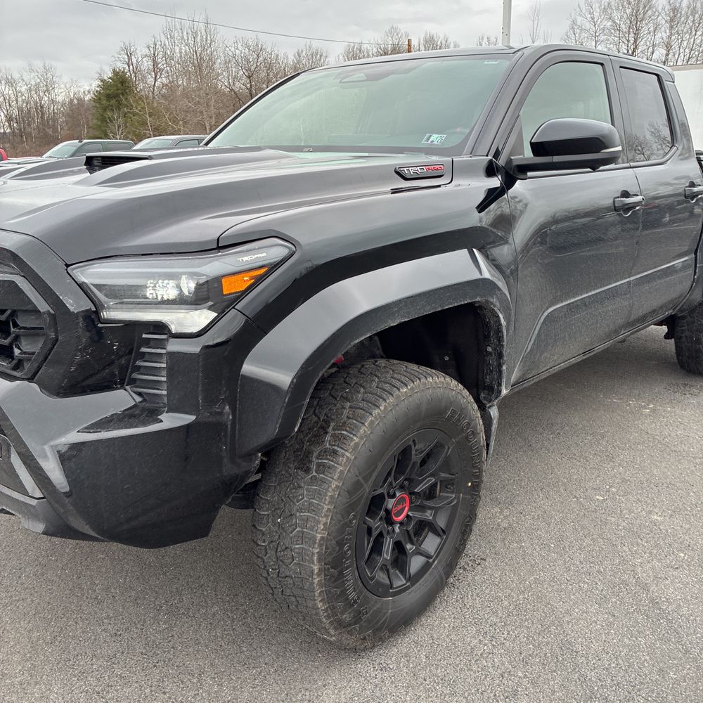 2025 Toyota Tacoma - Image 31