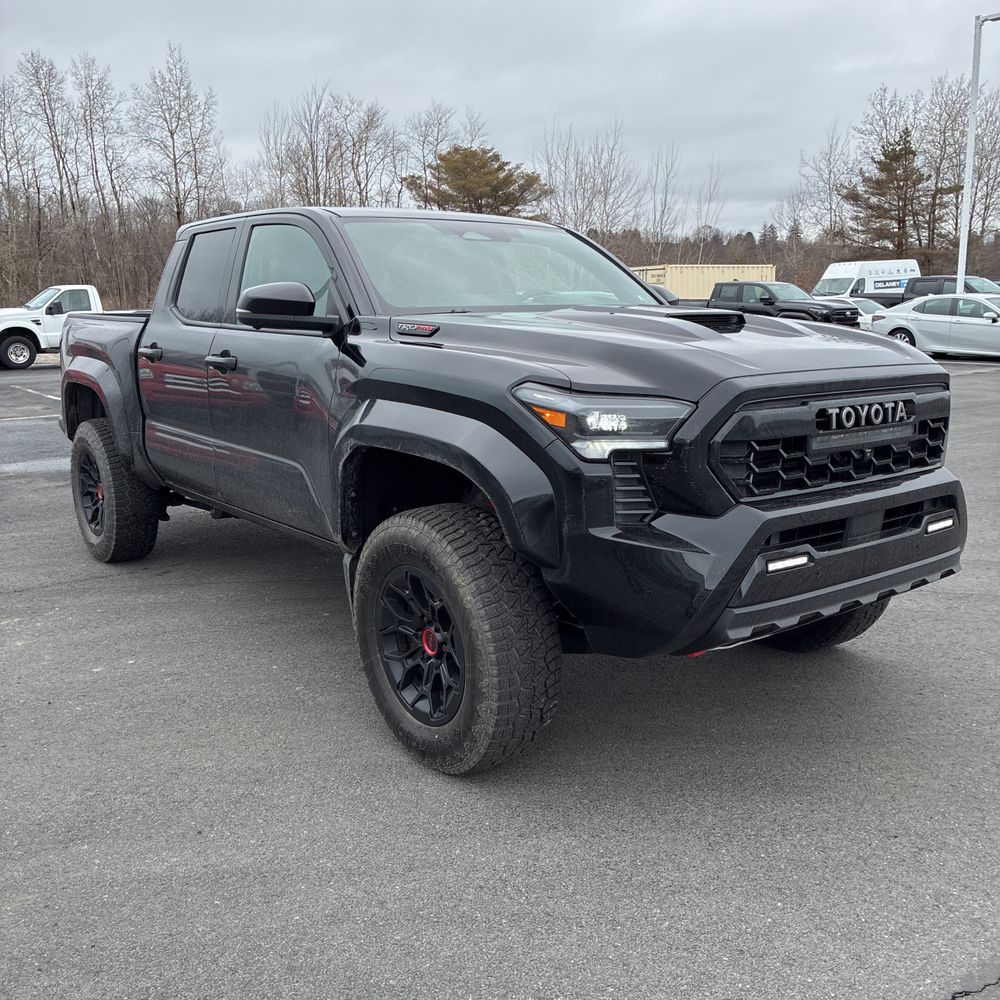 2025 Toyota Tacoma - Image 38