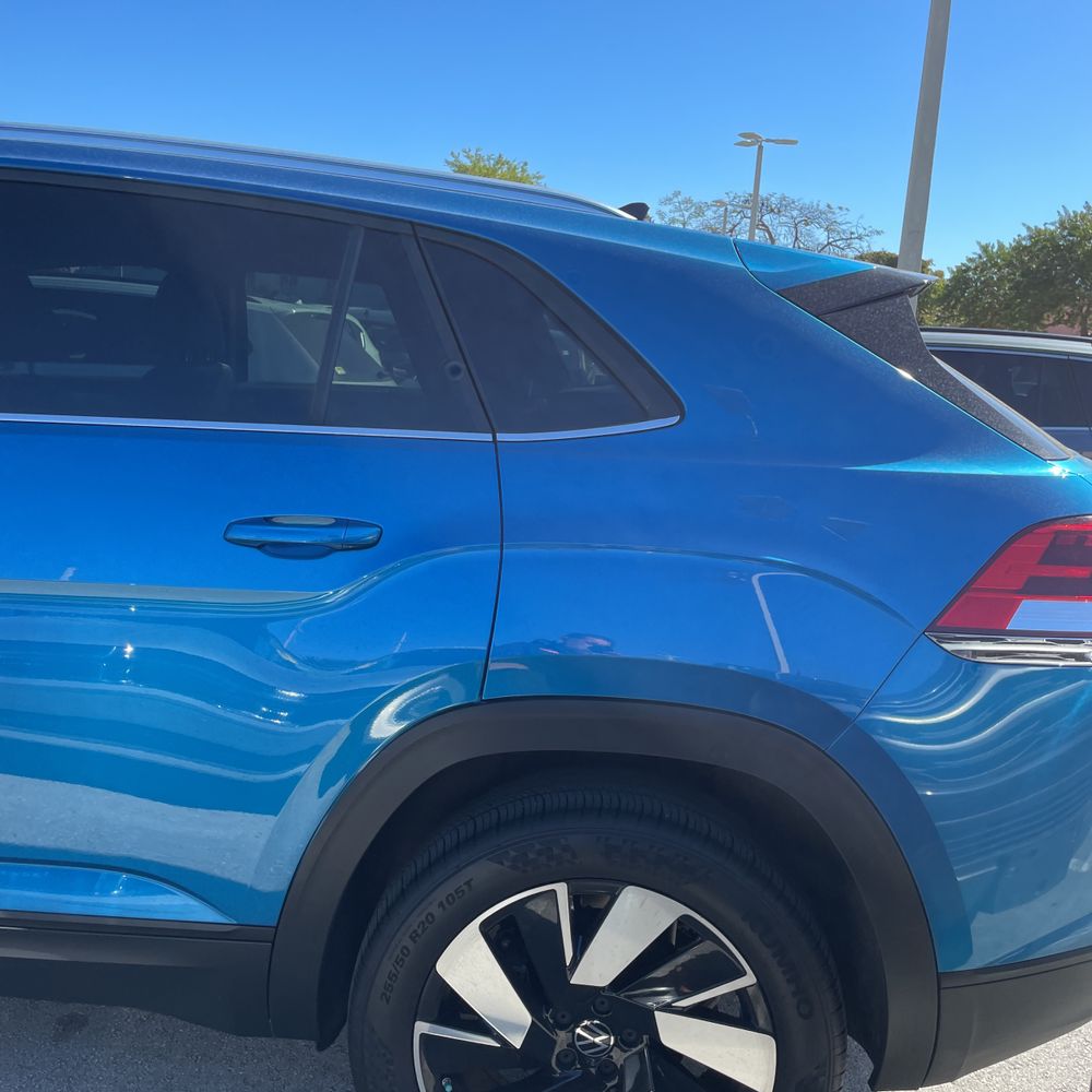 2024 Volkswagen Atlas Cross Sport - Image 28