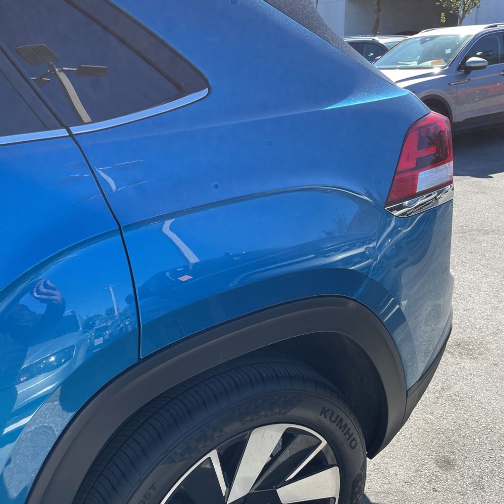 2024 Volkswagen Atlas Cross Sport - Image 34