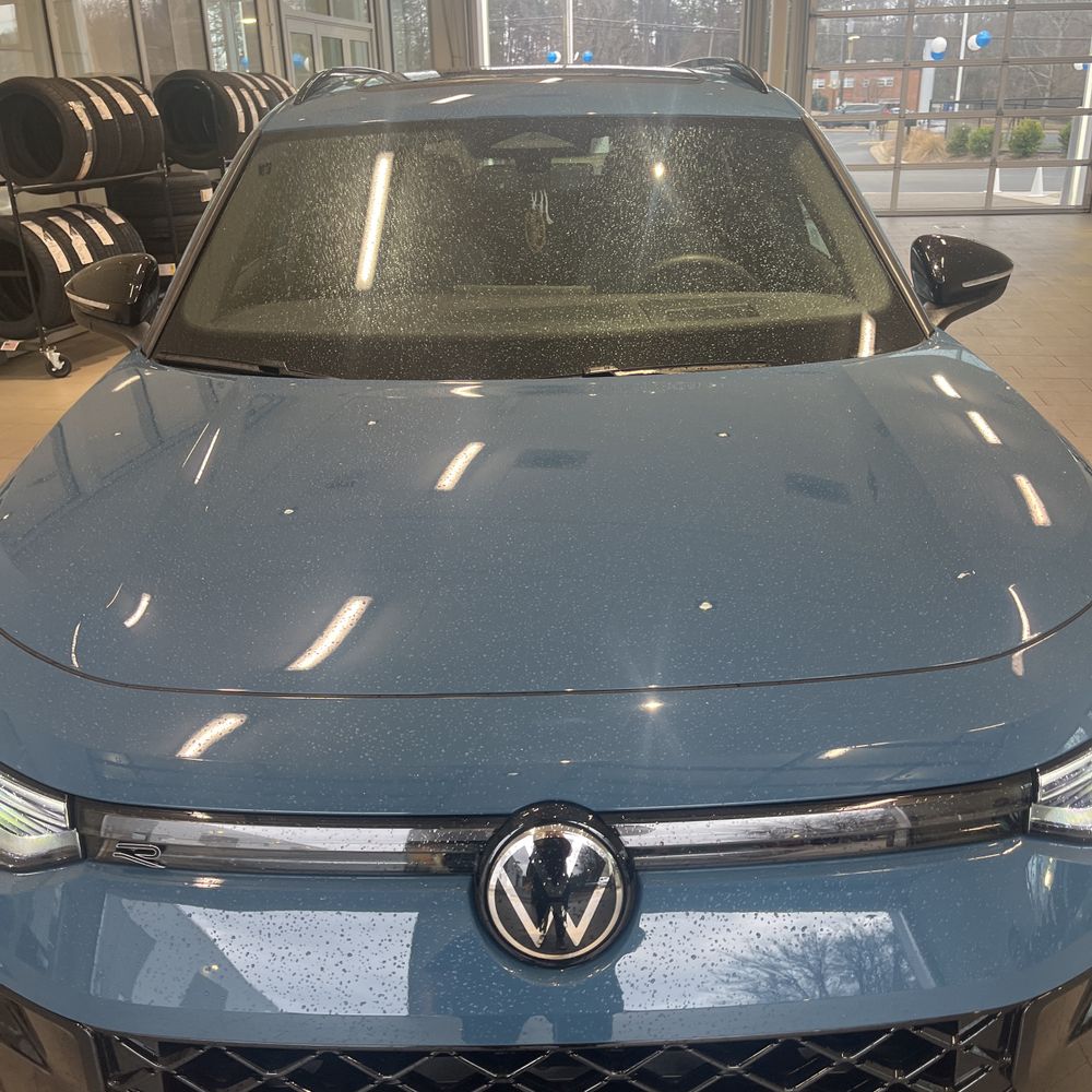 2025 Volkswagen Tiguan - Image 8