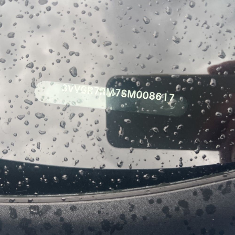 2025 Volkswagen Tiguan - Image 11