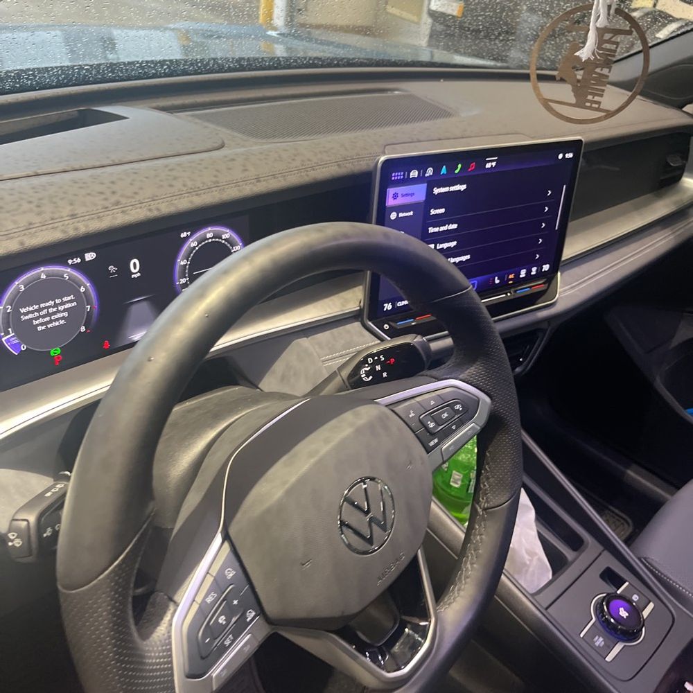 2025 Volkswagen Tiguan - Image 19