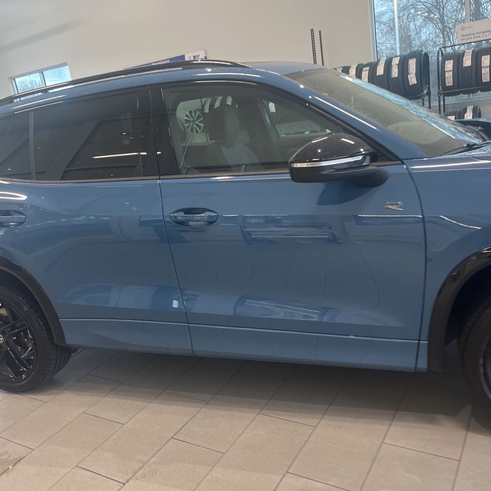 2025 Volkswagen Tiguan - Image 21