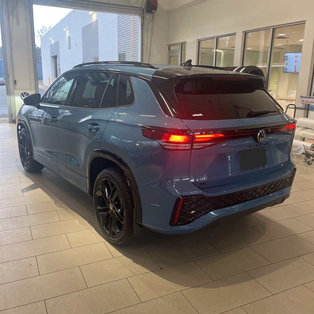 2025 Volkswagen Tiguan - Image 22