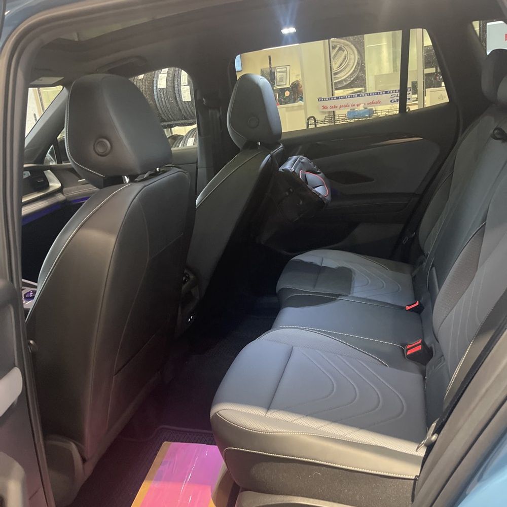 2025 Volkswagen Tiguan - Image 24