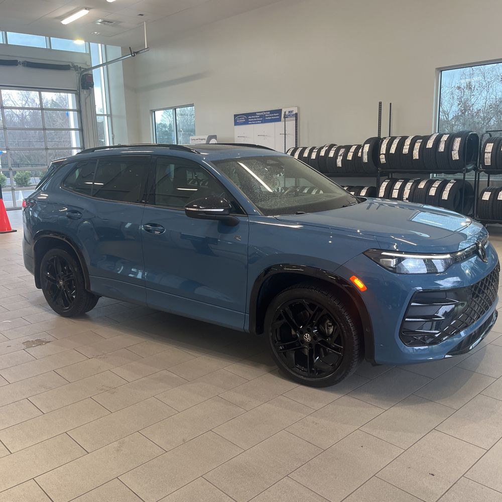 2025 Volkswagen Tiguan - Image 25