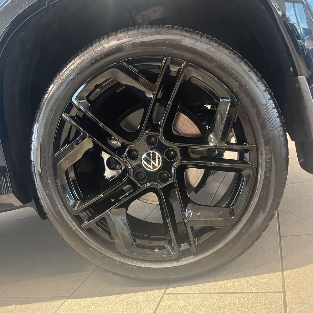 2025 Volkswagen Tiguan - Image 28