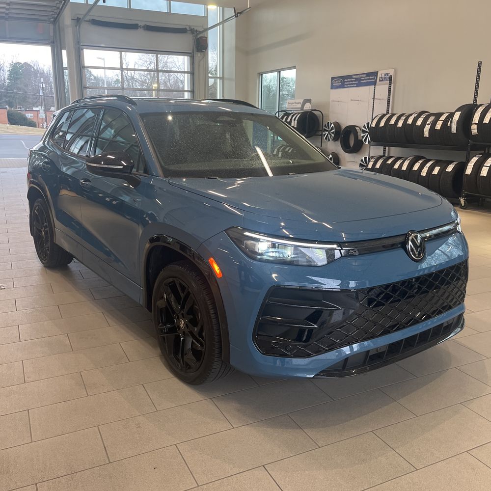 2025 Volkswagen Tiguan - Image 35