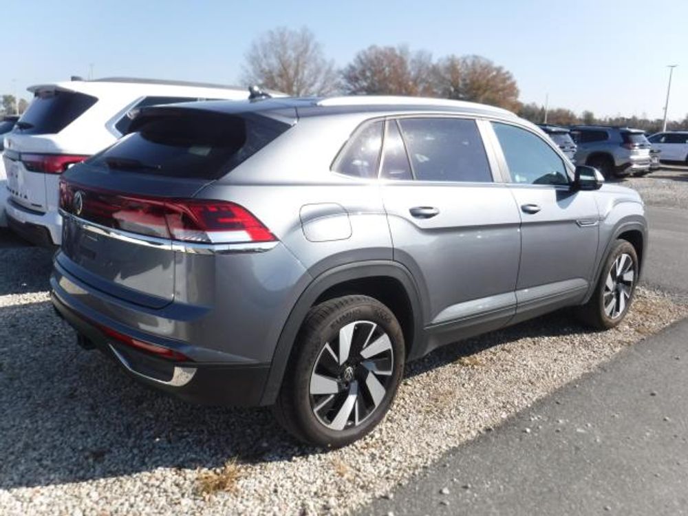 2025 Volkswagen Atlas Cross Sport - Image 7
