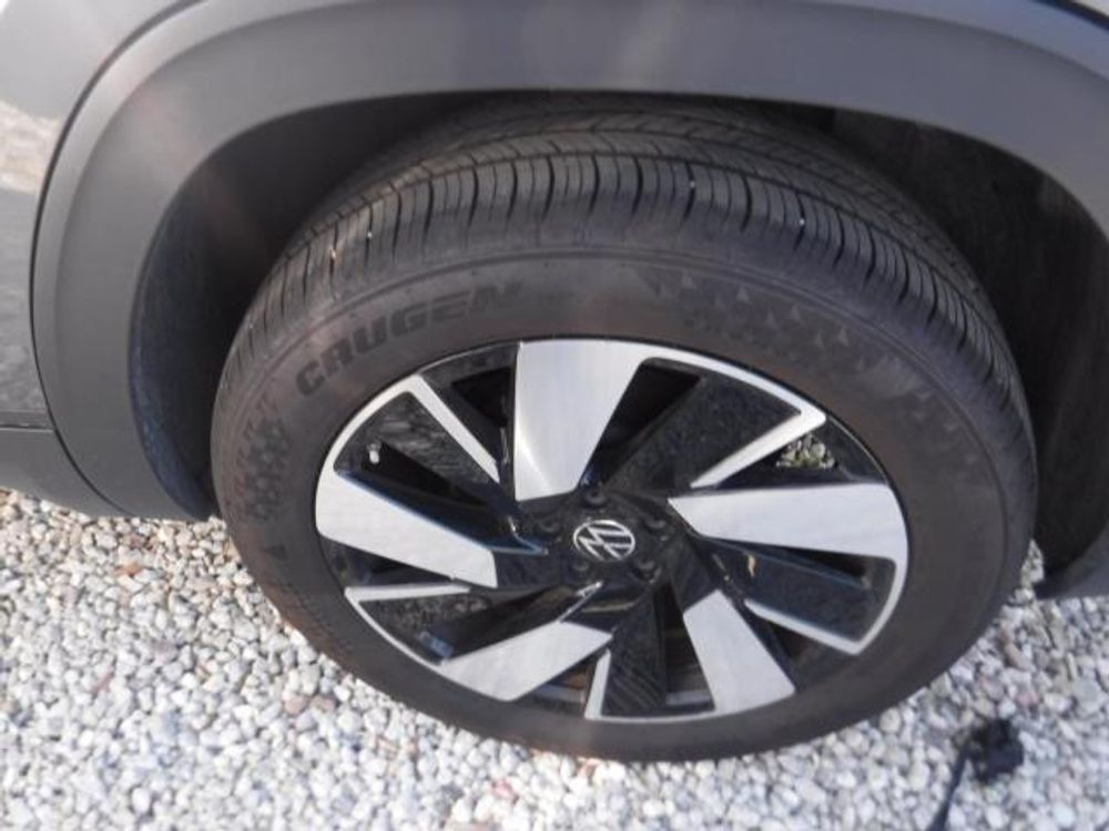 2025 Volkswagen Atlas Cross Sport - Image 22