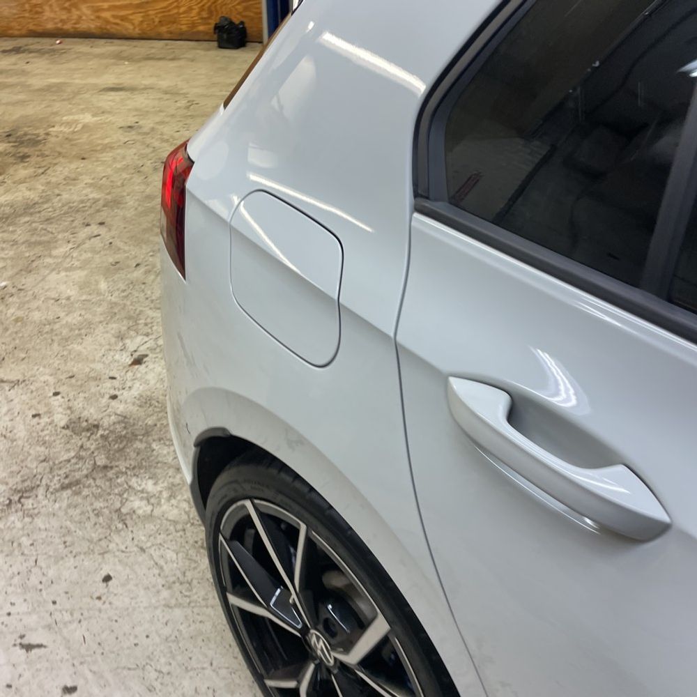 2023 Volkswagen Golf R - Image 44