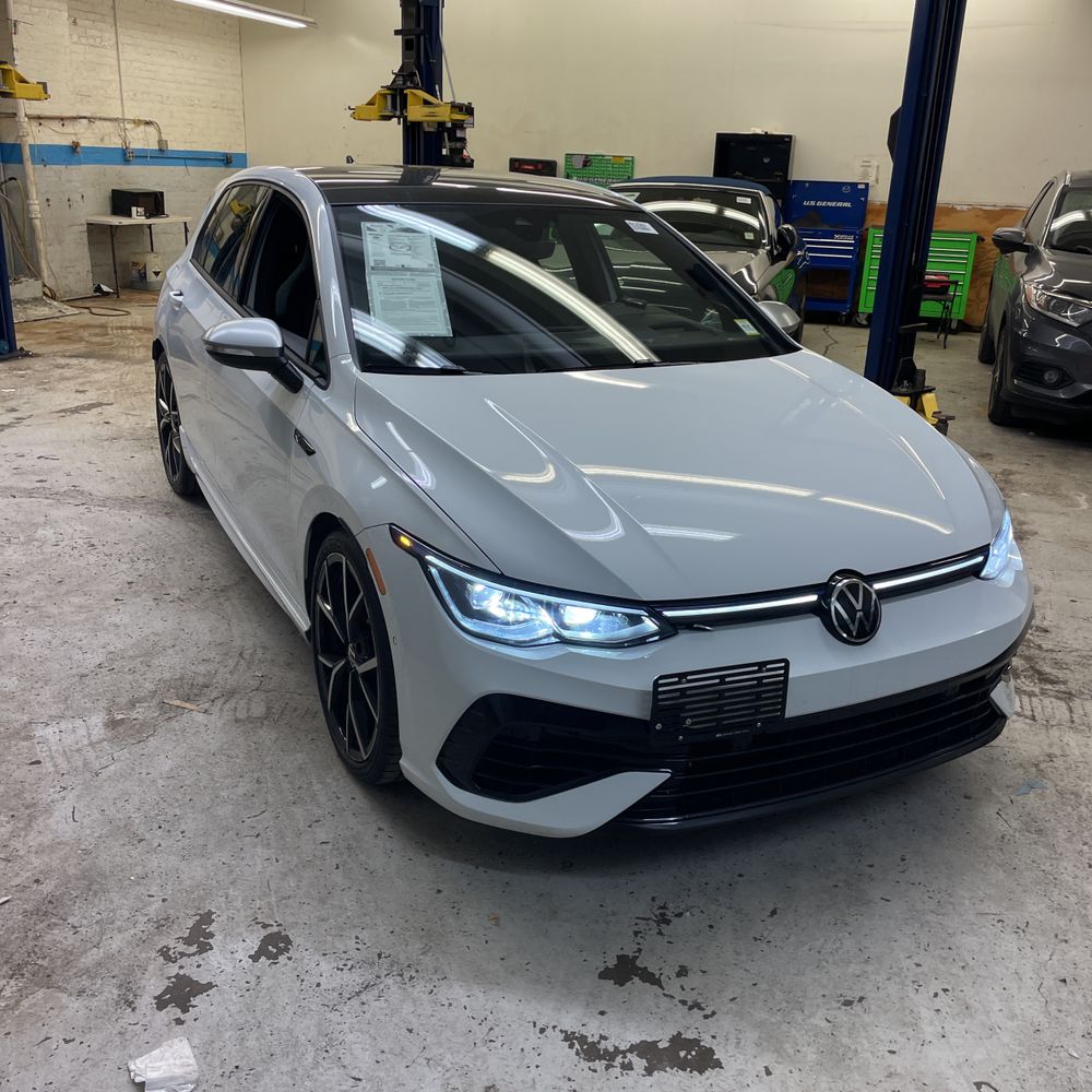 2023 Volkswagen Golf R - Image 54