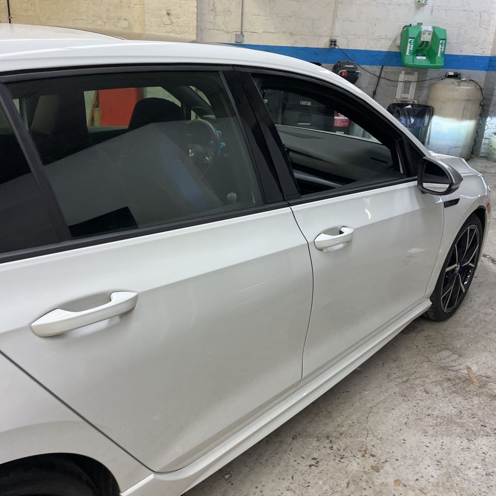 2023 Volkswagen Golf R - Image 55
