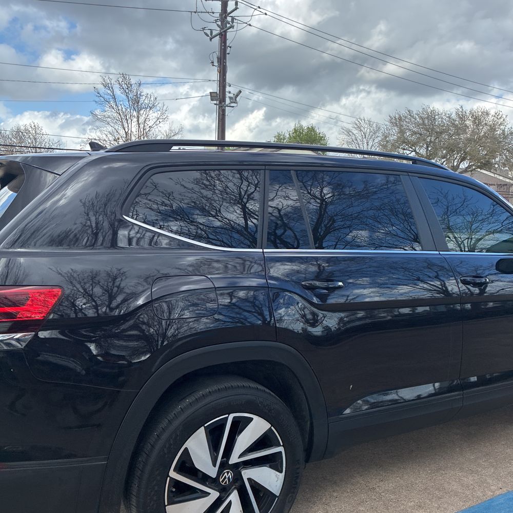 2024 Volkswagen Atlas - Image 18