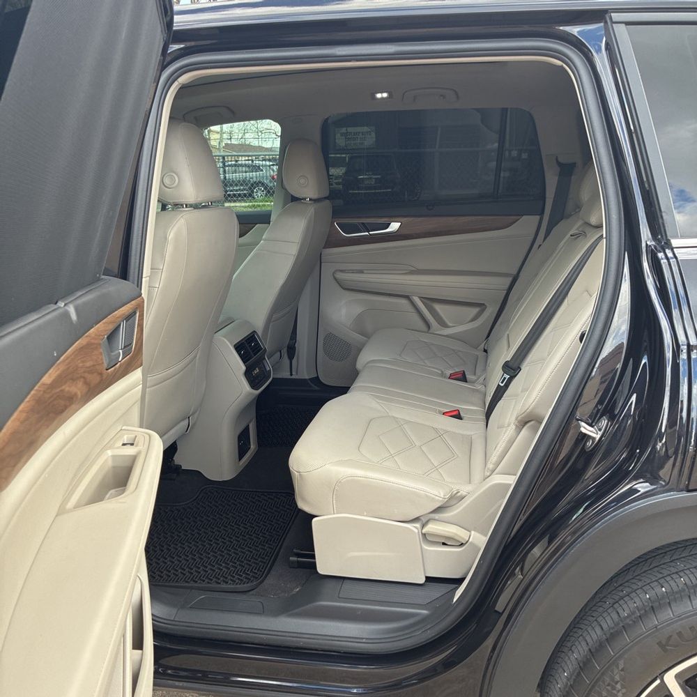 2024 Volkswagen Atlas - Image 25