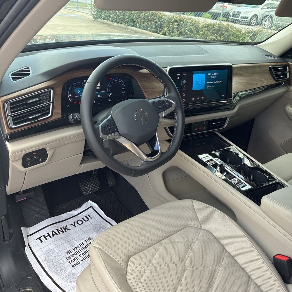 2024 Volkswagen Atlas - Image 26