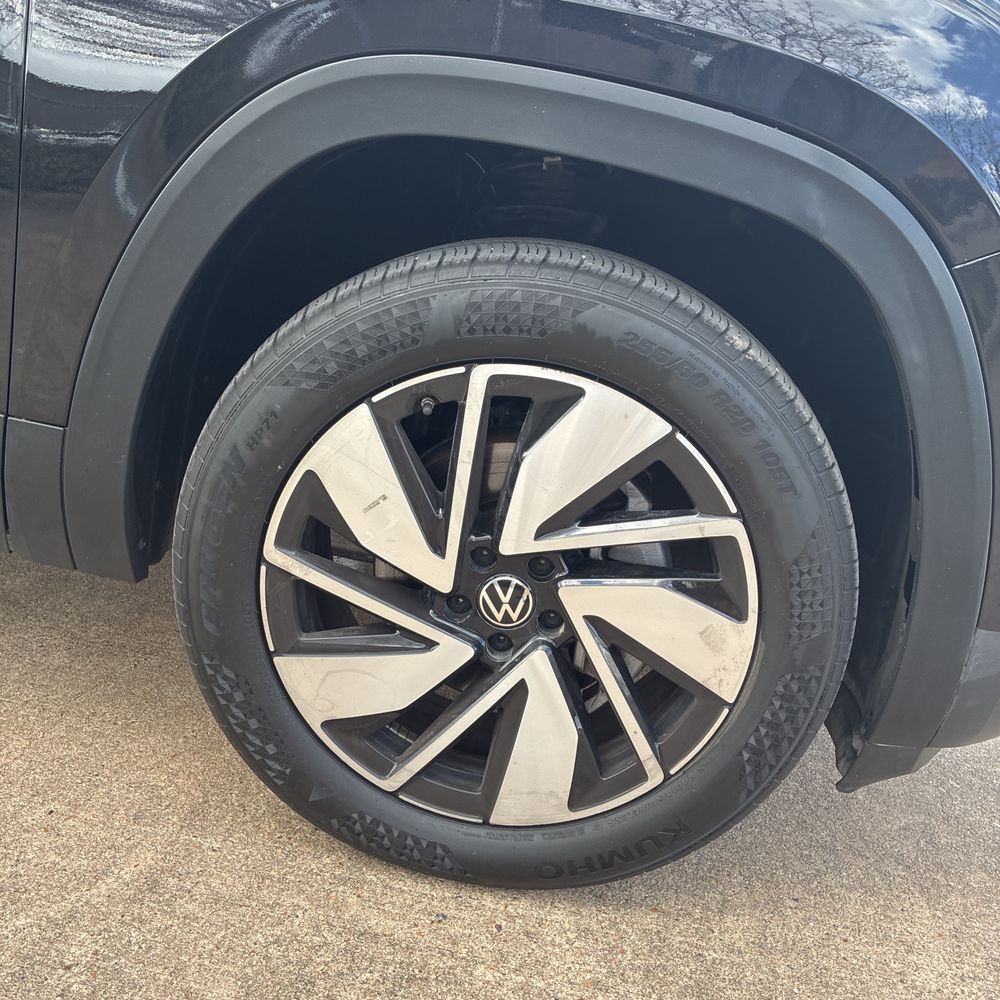 2024 Volkswagen Atlas - Image 37