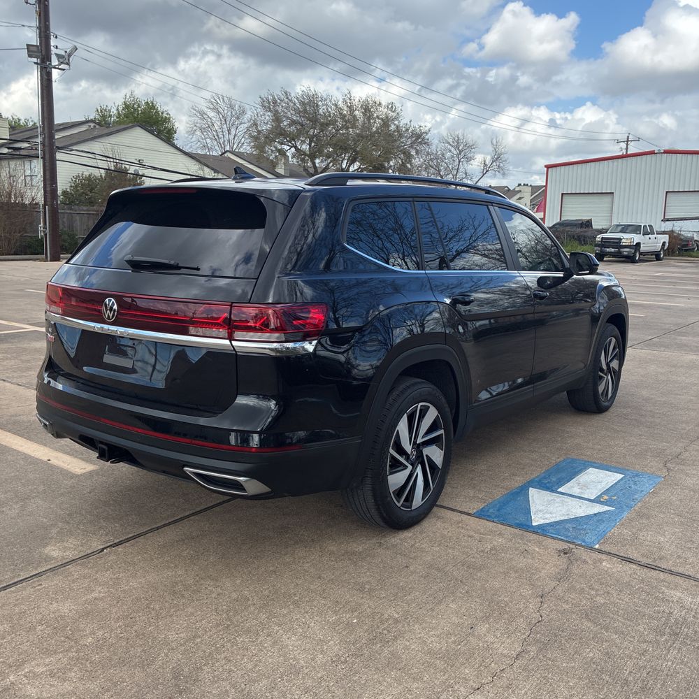 2024 Volkswagen Atlas - Image 39