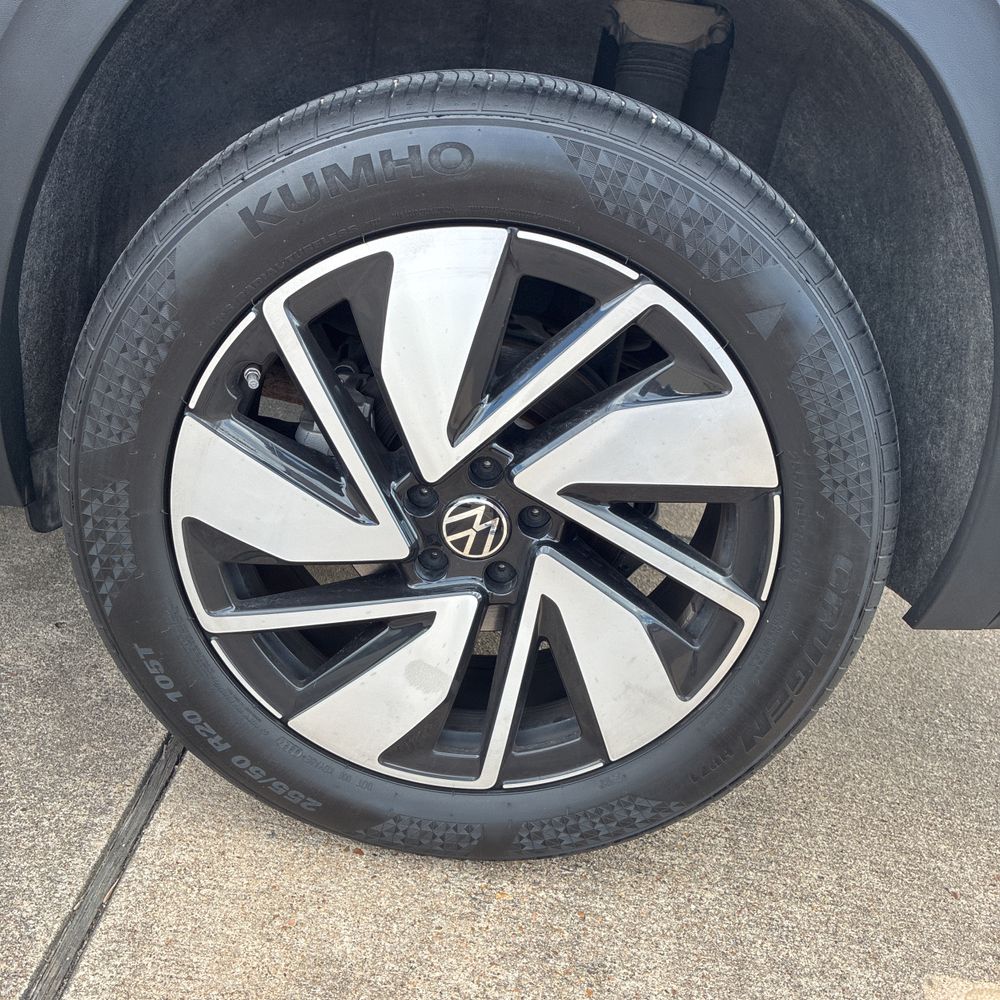2024 Volkswagen Atlas - Image 50