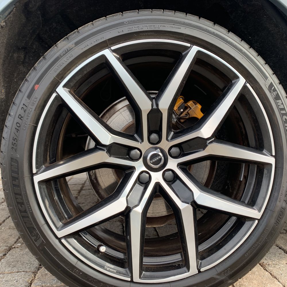 2022 Volvo XC60 - Image 9