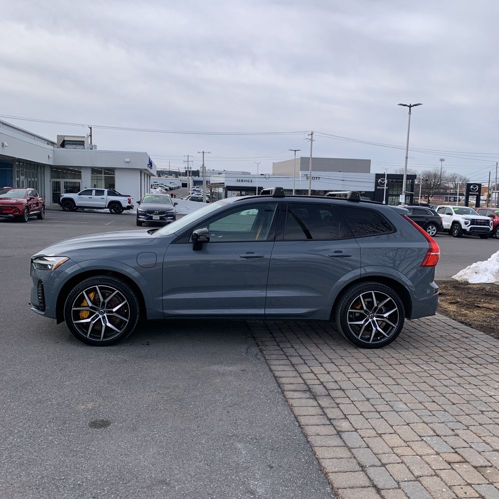 2022 Volvo XC60 - Image 41