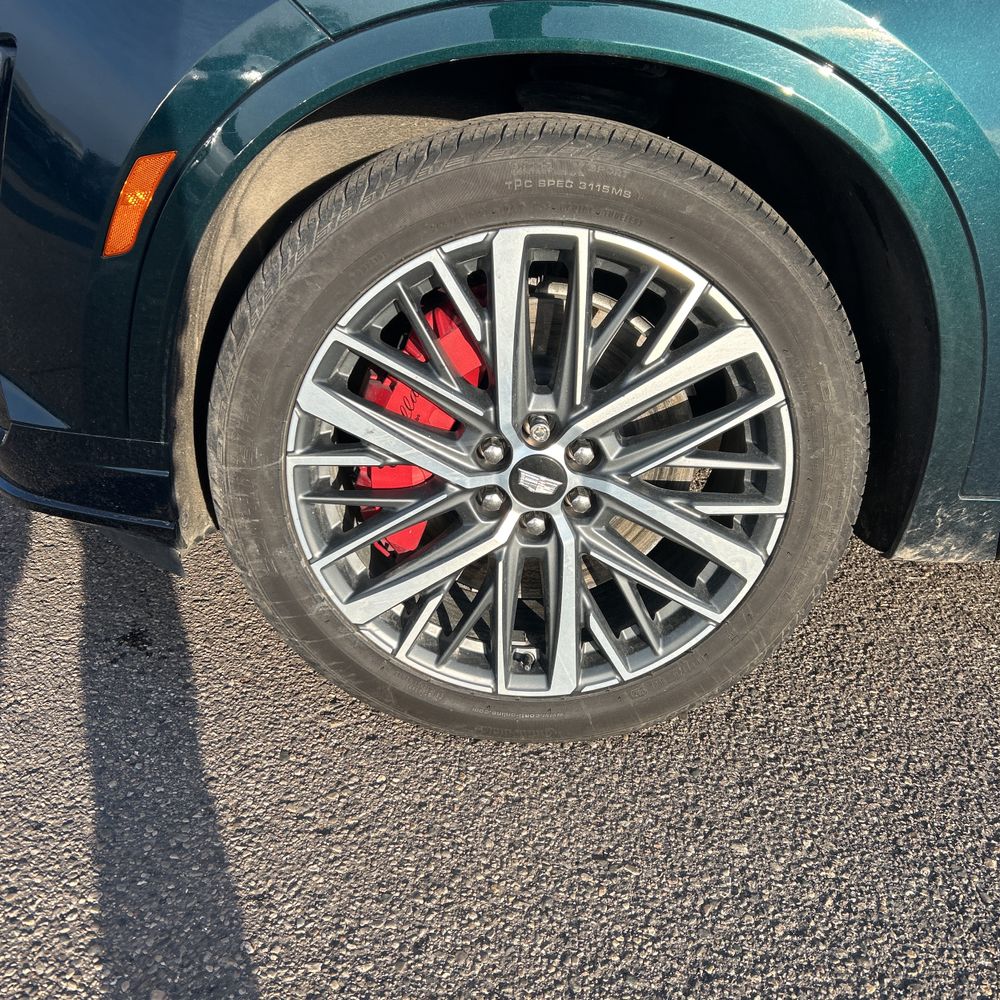 2025 Cadillac XT6 - Image 8