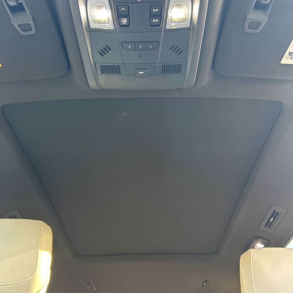 2025 Cadillac XT6 - Image 9