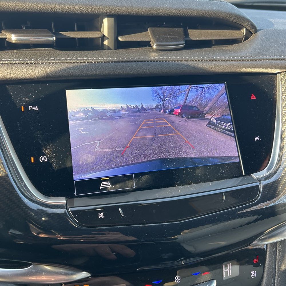 2025 Cadillac XT6 - Image 10