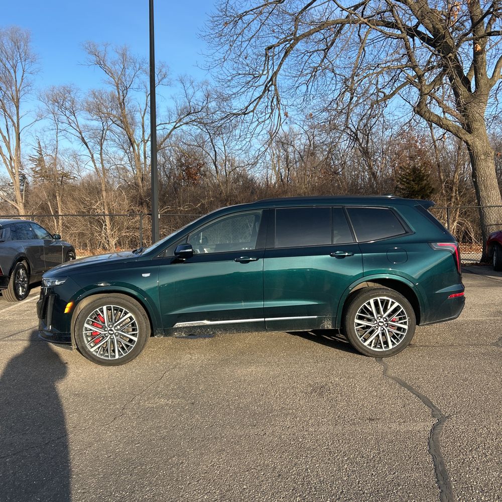 2025 Cadillac XT6 - Image 16